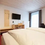 Hotel Restaurant Frühlingsgarten 3*