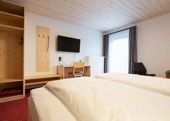 Otel Restaurant Fruehlingsgarten 3*